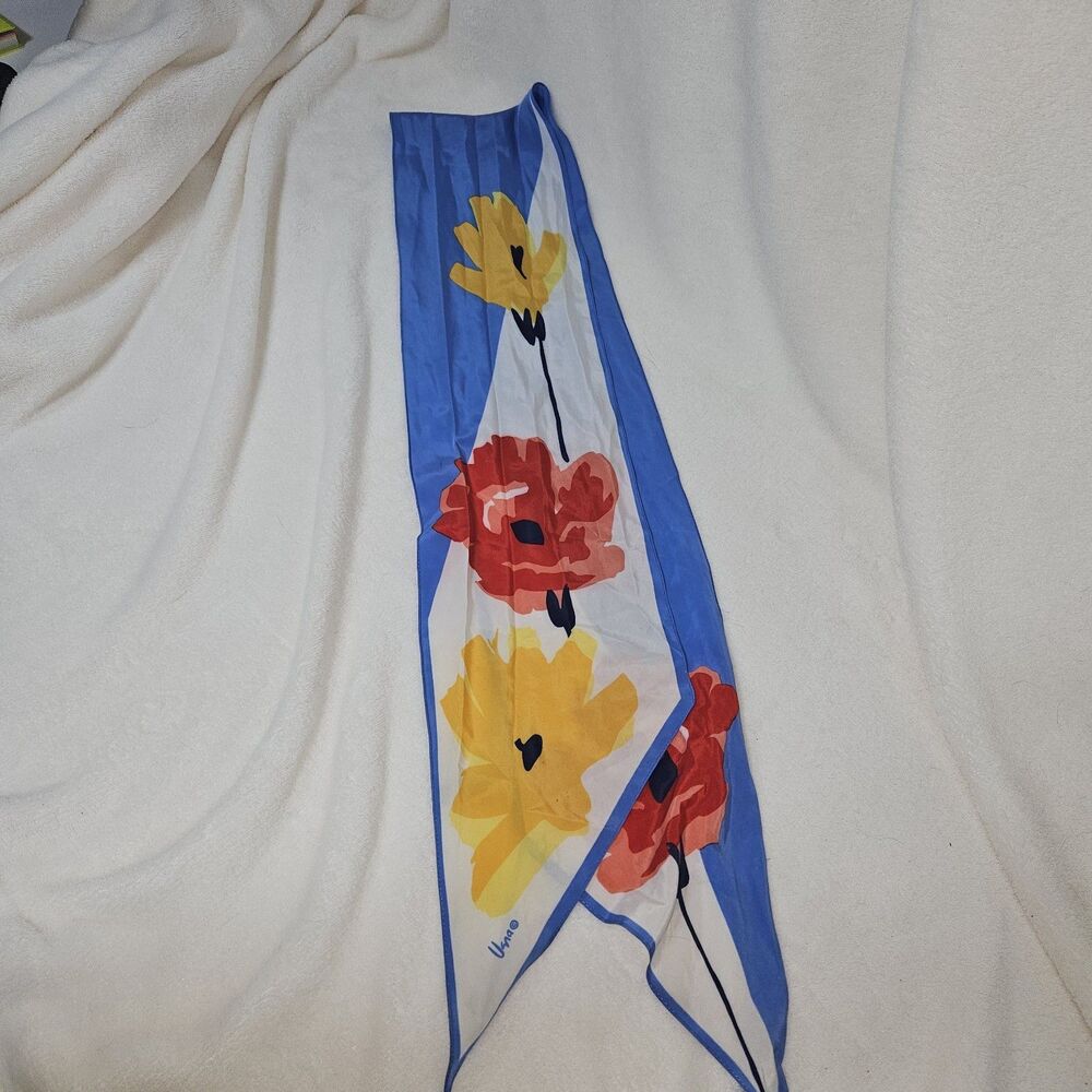 Vintage Vera Neumann Floral Scarf with Large Flower Pattern - Picture 3 of 7